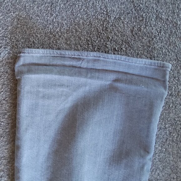 ROCK & REPUBLIC GREY JEANS - Picture 6 of 6